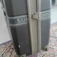 چمدان|کیف، کفش، کمربند|شاهینشهر, بنیاد ازدواج|دیوار