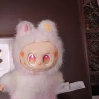 عروسک لبوبو|اسباب‌‌بازی|رباط‌کریم, رباط‌کریم|دیوار