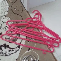 چوب لباسی برای لباس کودک