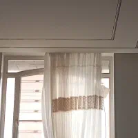 سه‌تا پرده دارم برای فروش قهوه‌ای آبی سفیددقهوای