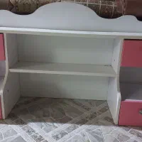 باکس روی میز تحریر