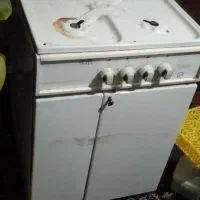 لوازم اشپز خانه سرخ کن و گاز و میز تلوزیون
