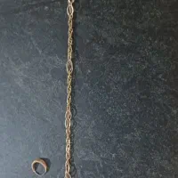 یه گردن بند خوشگل طلا ویه انگشتر طلا