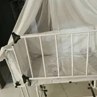 گهواره کنار تختی مادر|تخت و صندلی بچه|یزد, |دیوار