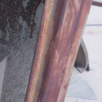 قفسه آهنی بسیار محکم و پر