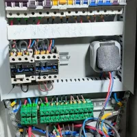 برقکار/ برق کار / برق صنعتی / برق کش ساختمان