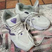 کفش نونو سایز 40قیمت 1600 تومان