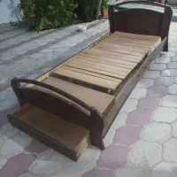 تخت یک نفر