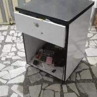 میز چوبی سفید