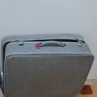 چمدان قدیمی و سالم