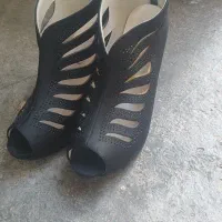 کفش نو شیک و زیبا معاوضه با مرغ یا خروس هم دارم