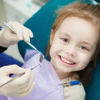 منشی و دستیار دندانپزشک سه  روز  در هفته