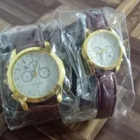 دوعدد ساعت نو