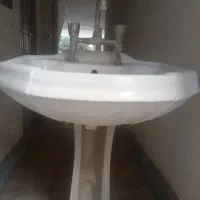 روشویی کامل به همراه شیر آلات ارزان میدم|لوازم سرویس بهداشتی|گرگان, |دیوار