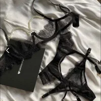 لباس زیر زنانه