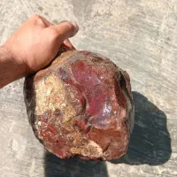 سنگ زیبا قرمز