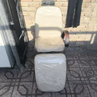 صندلی ومیز ارایشگاه