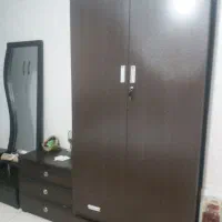 تخت دو نفره به همراه کمد