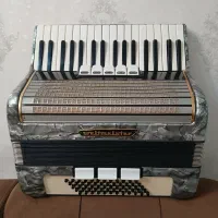 اکاردیون 60باس.ولتمیستر‌نو در حد بسیار تمیز