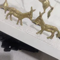 برنز تزینی|کلکسیون اشیاء عتیقه|رباط‌کریم, نصیرشهر|دیوار