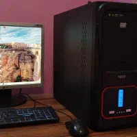 کامپیوتر به همراه کیبوردومانیتور