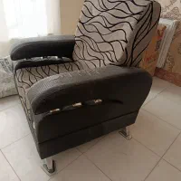 مبل  پایه استیل  و درب چوبی دو لنگه سالم