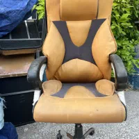 تعدادی صندلی