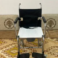 ویلچر دو کاره حمام و دستشویی