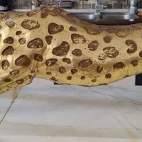 ببر طلایی|مجسمه، تندیس، ماکت|تاکستان, |دیوار