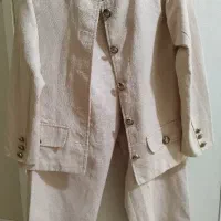 کت و شلوار،پیراهن پوشیده نوجوان