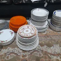 تعداد زیادی ظرف و ظروف|ظروف سرو و پذیرایی|خرمدره, |دیوار