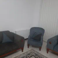 مبل راحتی اصلا استفاده نشده ۴ماهه خریدم|مبلمان خانگی و میز عسلی|شهریار, شهرک وائین|دیوار