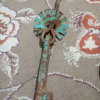 قفل قدیمی و دارکوب قدیمی