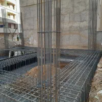 کارگر جهت تخریب دیوار و کندن جای صفحه