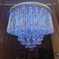 لوستر منگوله دار دارای چند رنگ