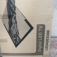 تلویزیون TCL شکسته ۴۲ اینـچ، همراه باکارتن|تلویزیون و پروژکتور|قم, چهار مردان|دیوار