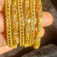 فروش طلا با فاکتور خرید بدون اجرت ۳۰۰ بالای تابلو