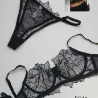 سوتین ،شورت، لباسزیر ،نیمتنه ،لباسخواب ساتن|لباس|بومهن, |دیوار