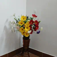 گل وگلدان