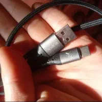 شارژر گوشی با کابل بعلت نیاز مالی شدید