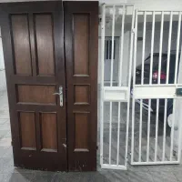 درب چوبی و محافظ