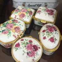 مجسمه لمونژ جا جواهری گل سرخی