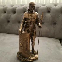 مجسمه شوالیه رومی رنگ برنزی پلی‌استر