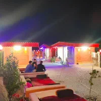 قلیون زن .گارسونی هم انجام بده