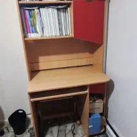 میز تحریر و کامپیوتر در حد نو