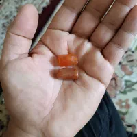 مهره جفت عقیق|کلکسیون اشیاء عتیقه|شیراز, حافظیه|دیوار
