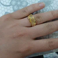 انگشتر و گوشواره طلا