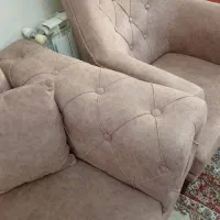 مبل راحتی تمیز وسالم درحدنو