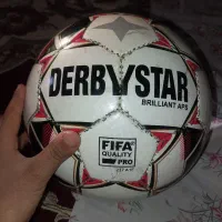 یک توپ خیلی خوشکل وباکیفیت