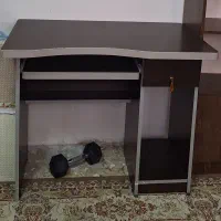 قفسه ومیز تحریر